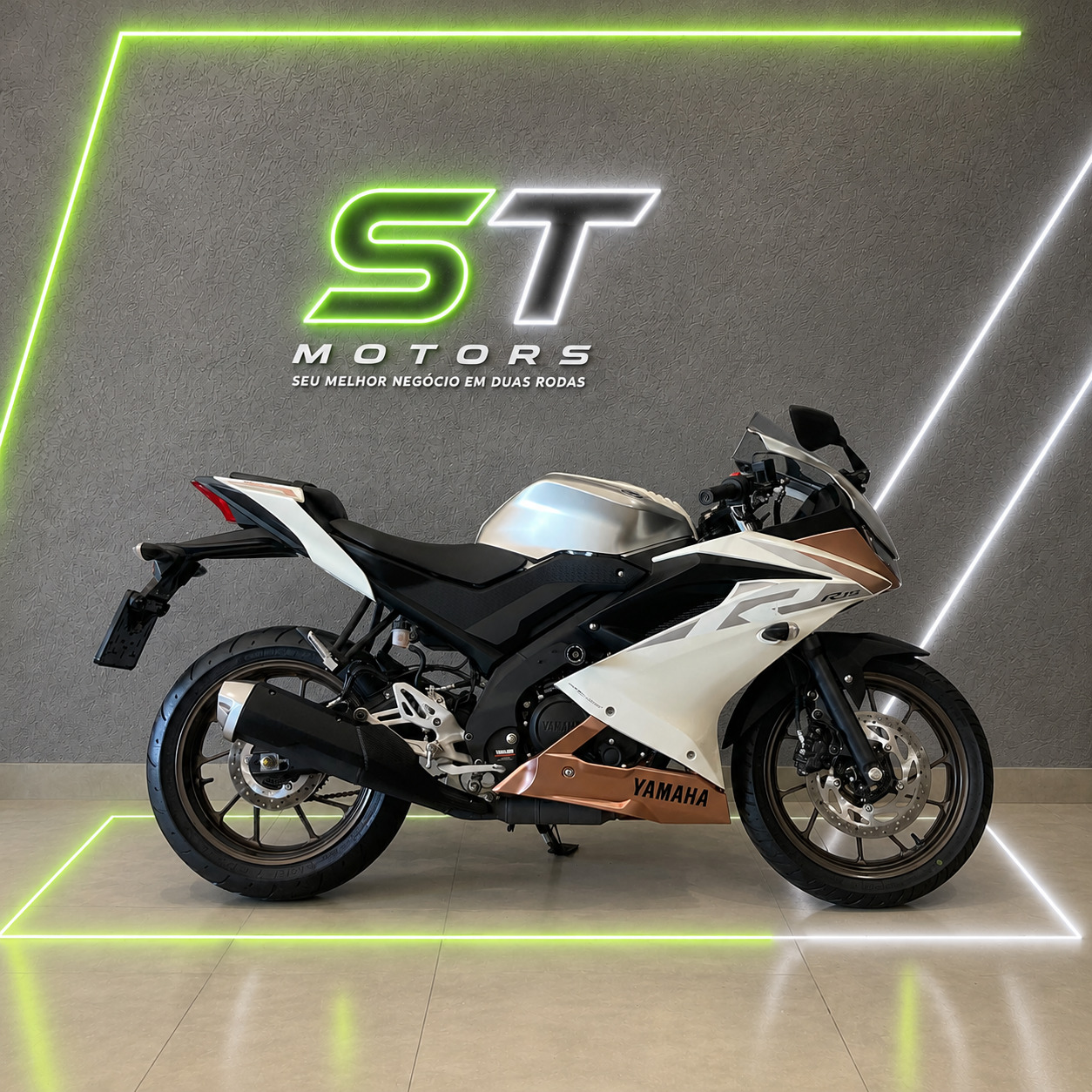 Yamaha R-15 ABS
