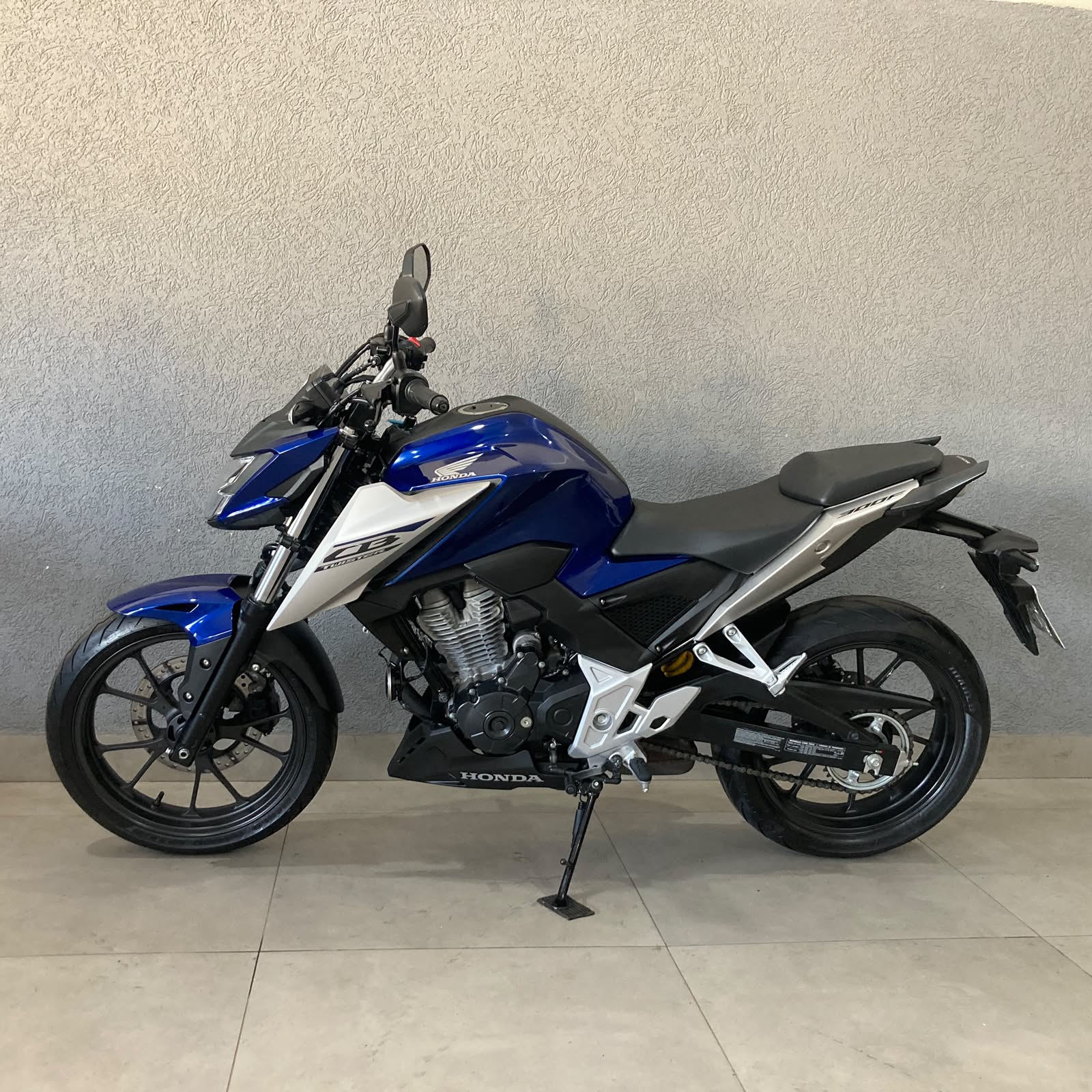 Foto 4 de Honda CB 300F TWISTER 2026/2026