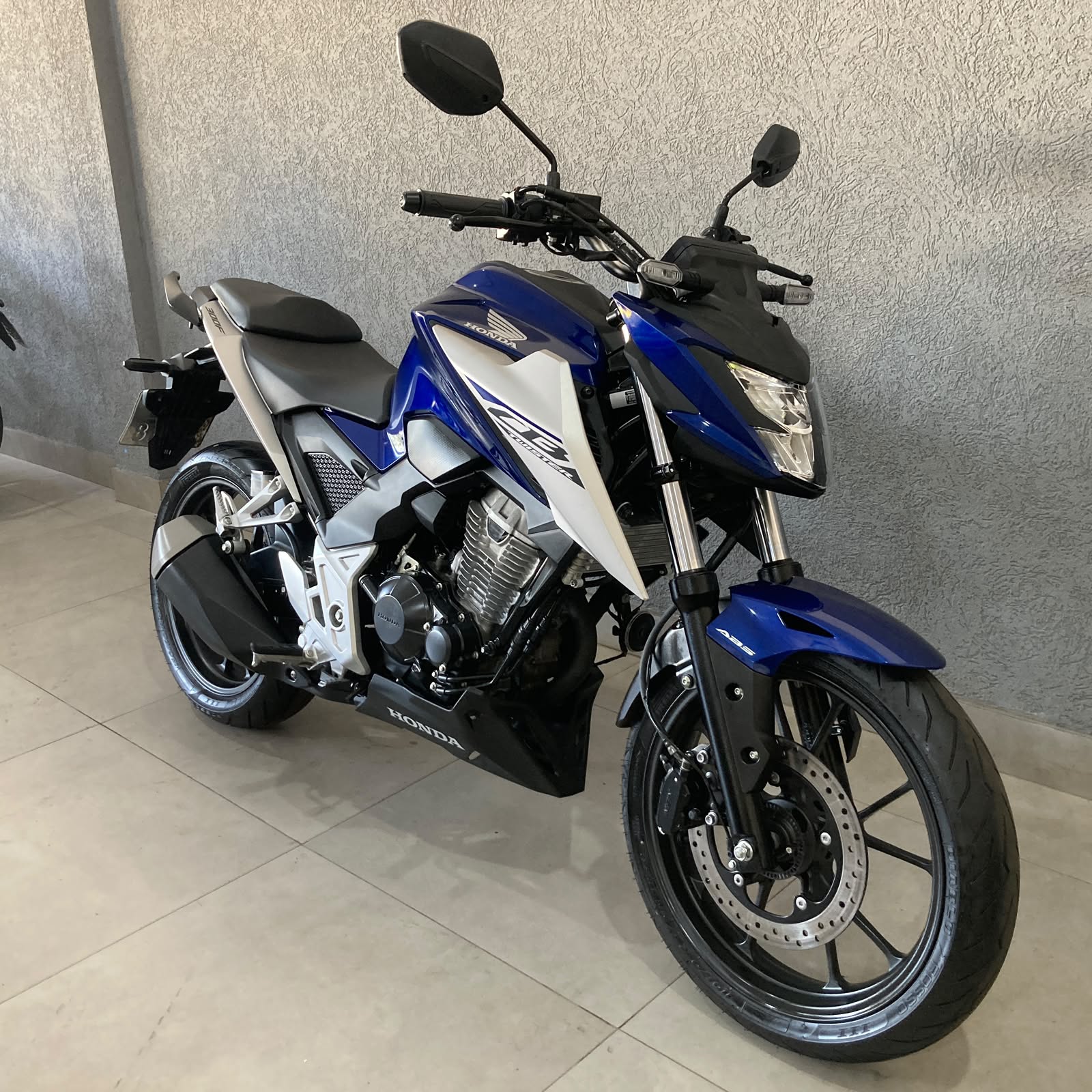 Foto 2 de Honda CB 300F TWISTER 2026/2026