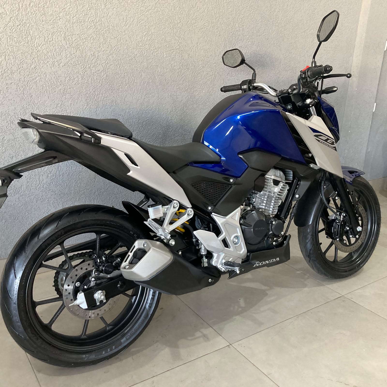 Foto 3 de Honda CB 300F TWISTER 2026/2026