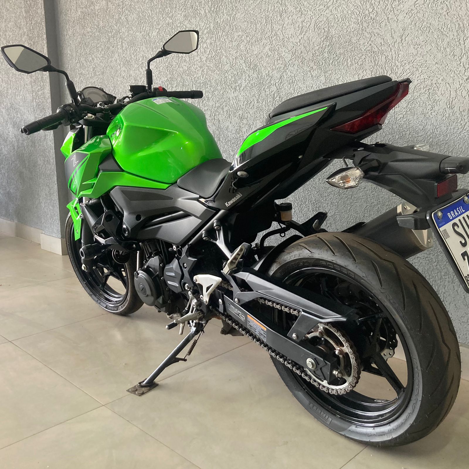 Foto 5 de Kawasaki Z400 ABS 2023/2023