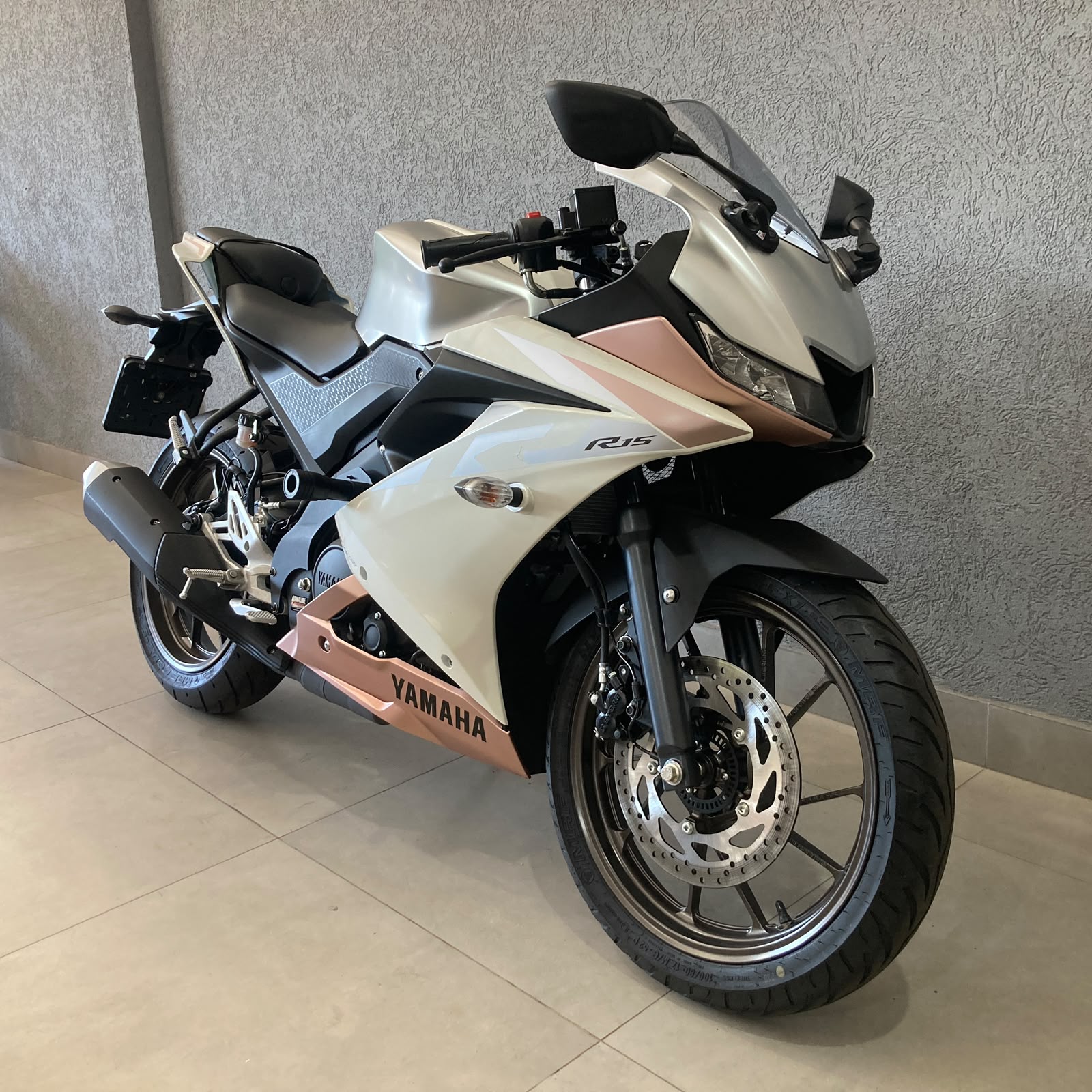 Foto 2 de Yamaha R-15 ABS 2026/2026