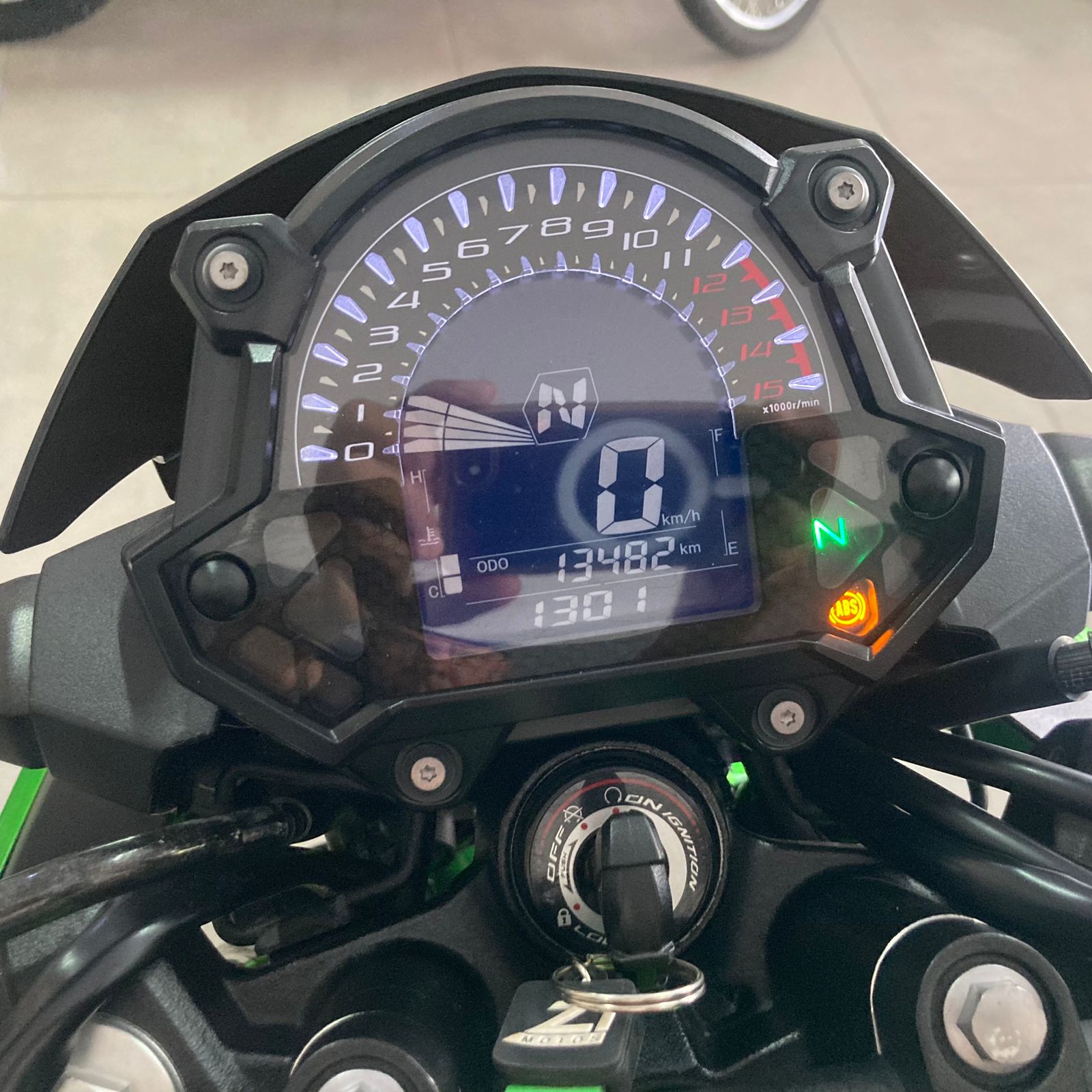 Foto 6 de Kawasaki Z400 ABS 2023/2023