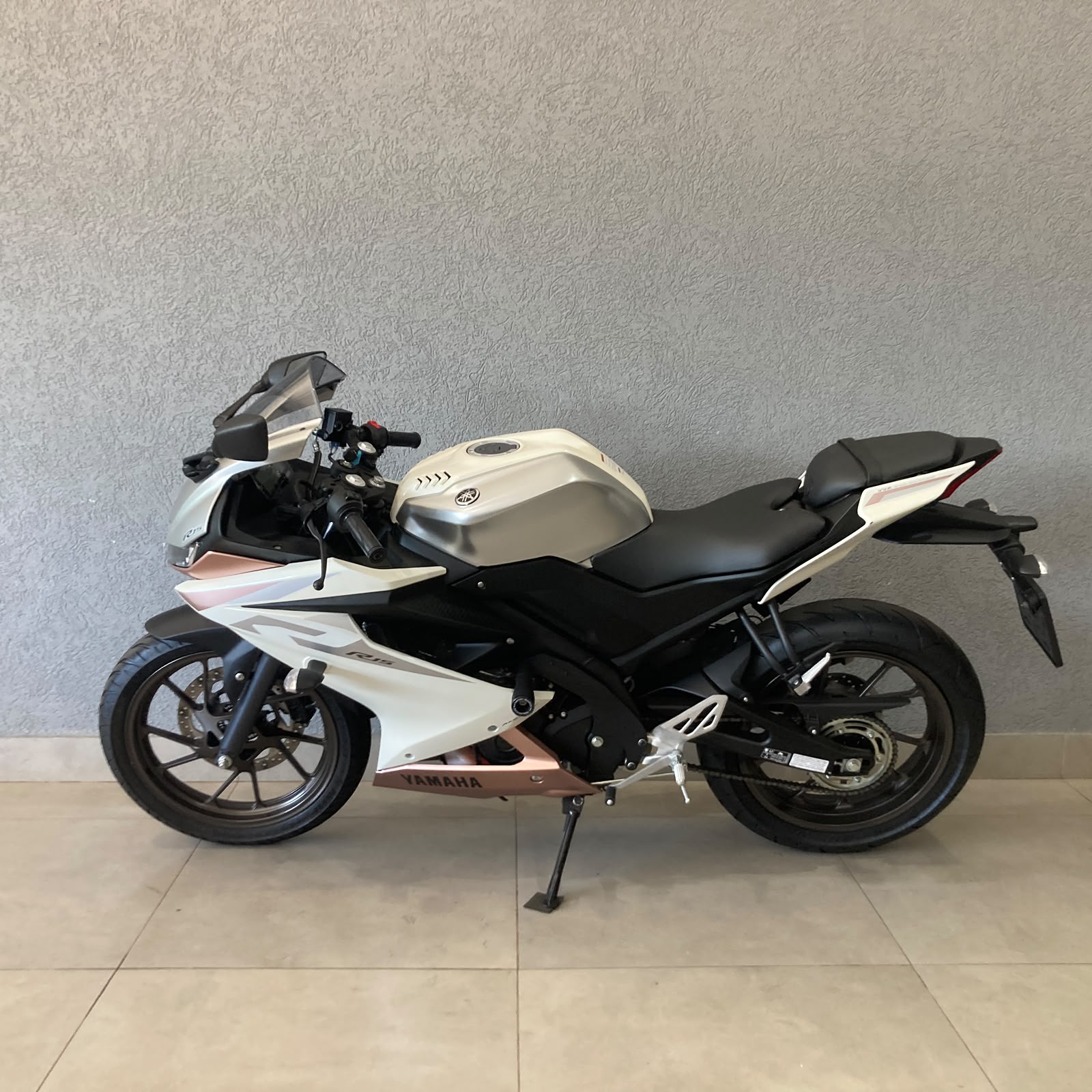 Foto 3 de Yamaha R-15 ABS 2026/2026