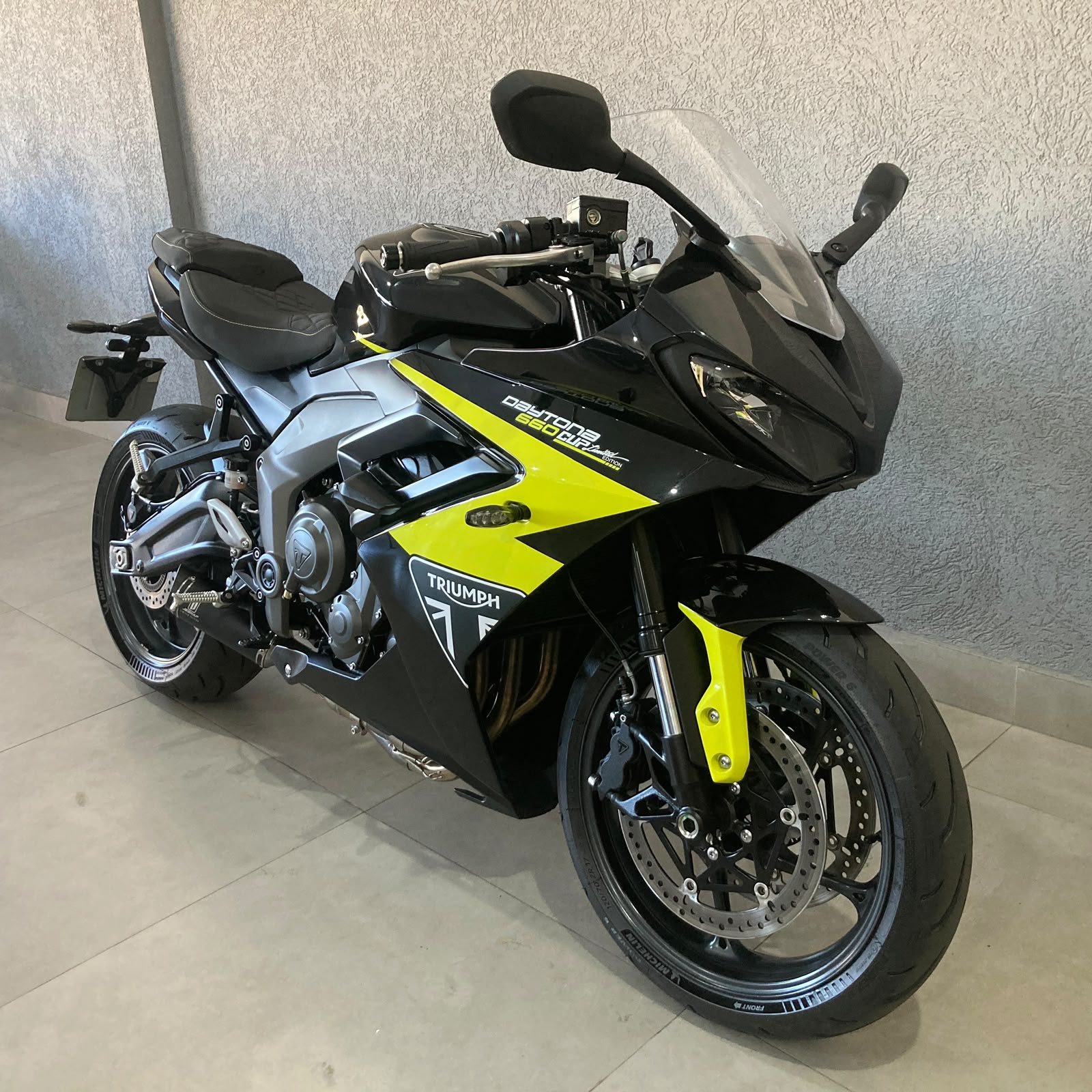 Foto 2 de Triumph DAYTONA 660 Limited 2025/2025